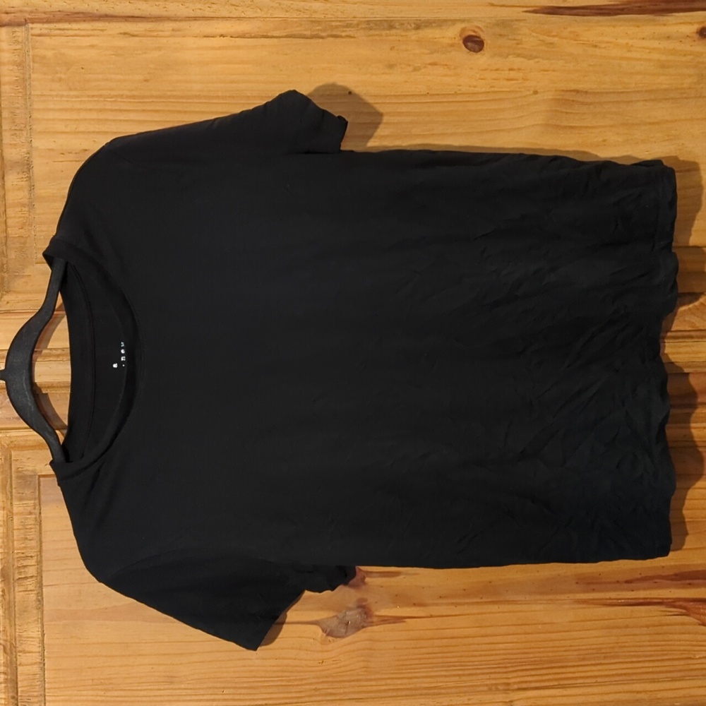 Black Tee